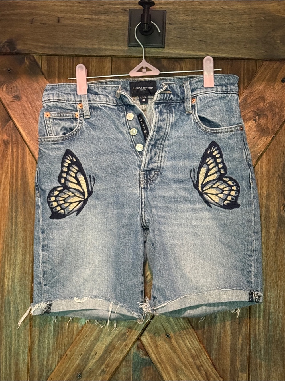 Lucky Brand Light Blue Denim Shorts with Butterfly Embroidery Size 4/27